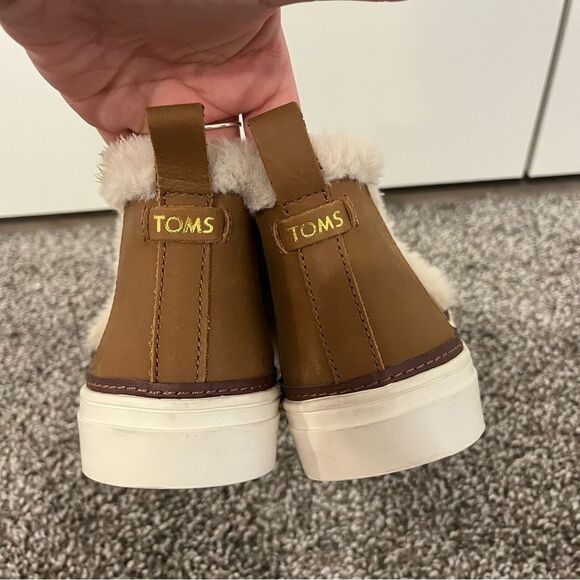 TOMS Bryce Brown Sugar Leather/Faux Fur Size 8 Excellent Condition - Picture 13 of 15